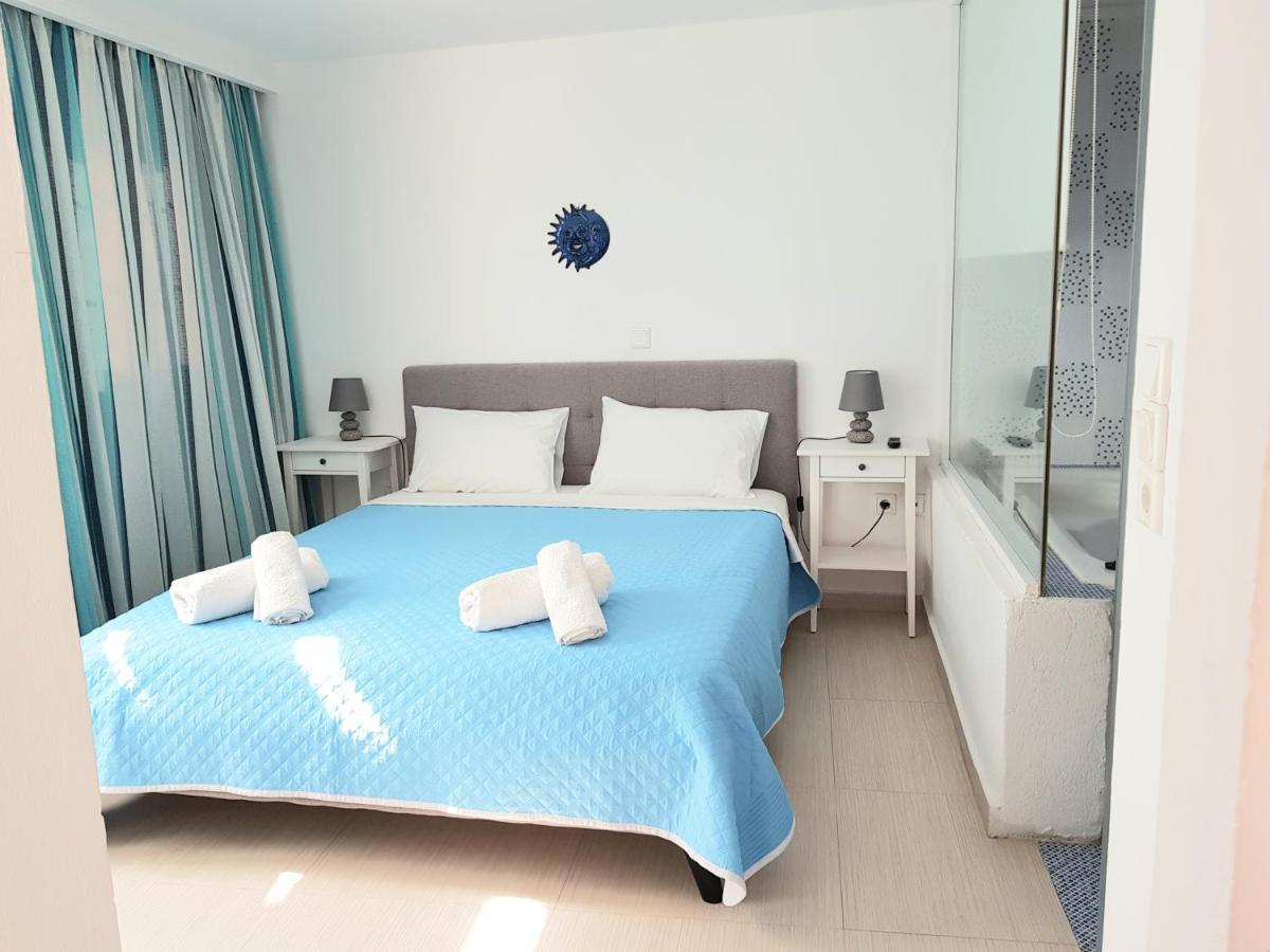 White & Blue Apartment Perivolos  Bagian luar foto