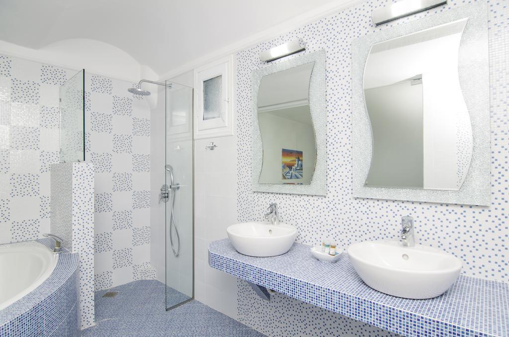 White & Blue Apartment Perivolos  Ruang foto